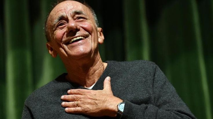 Roberto Vecchioni torna sul palco al Brancaccio con “Tra il silenzio e il tuono”