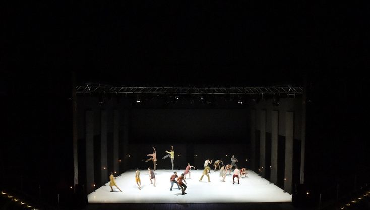 L'energia di Aterballetto fa vibrare l'Arena Shakespeare - foto