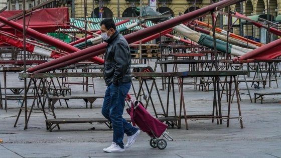 Torino, il mercato di Porta Palazzo non riaprirà: "Luogo difficile, troppi problemi per la sicurezza"