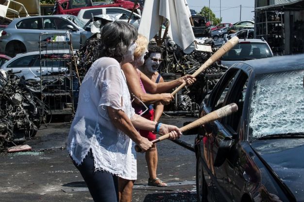 Ma quali nonne: le massaie sfasciano tutto