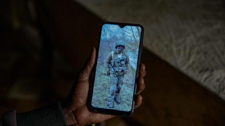 Kenya, in migliaia arruolati per la Russia con l’inganno: sotto accusa il ministro del Lavoro