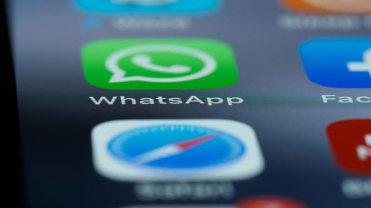 Se WhatsApp non funziona, la colpa può essere dell’IA