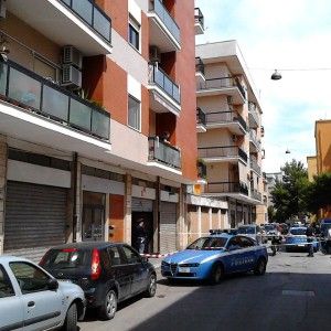 Sparatoria a Japigia, panico al mercato: gambizzato un ambulante