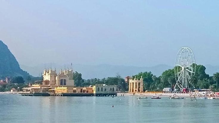 Debutta a Mondello la ruota panoramica, ma c’è già un referendum per farla togliere