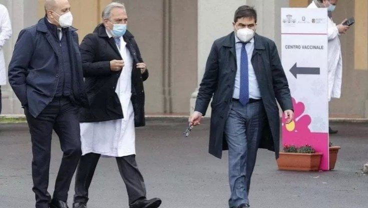 Vaia condannato per corruzione presenta il convegno anticorruzione. "Un confronto memorabile"