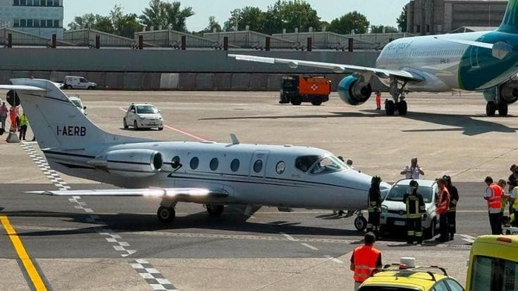 Incidente a Linate: aereo privato si scontra con auto della società di handling, due voli dirottati