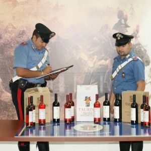 Maxifurto nelle cantine Taurino, tre casse ritrovate a Bari