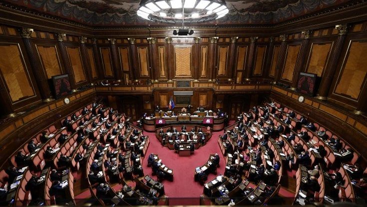 Decreto sostegni, stop a prima rata Imu per le imprese in perdita. Due anni per usare i voucher su viaggi saltati causa Covid