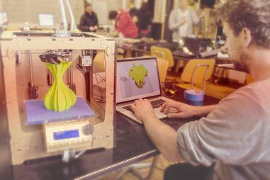 Maker, le officine digitali devono partire da scuola