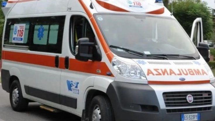 Incidenti lavoro, operaio muore schiacciato da un escavatore in Brianza: è il secondo in due giorni in Lombardia