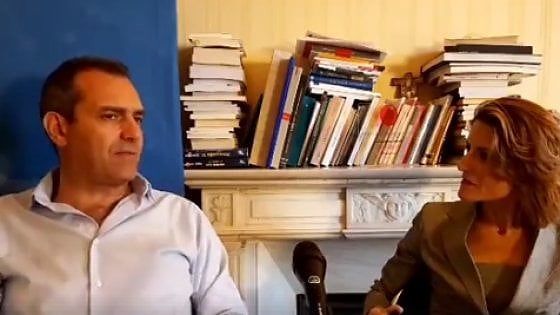 Maturità, de Magistris agli studenti: "Scegliete di restare a Napoli"