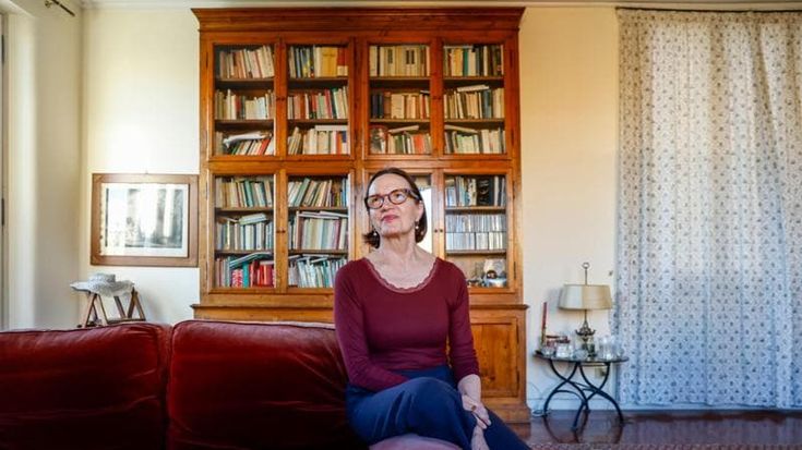A casa di Maddalena Crippa e Peter Stein. “Qui tutto parla di teatro e del nostro amore”