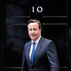 Giri di valzer miliardari per finanziare la politica inglese