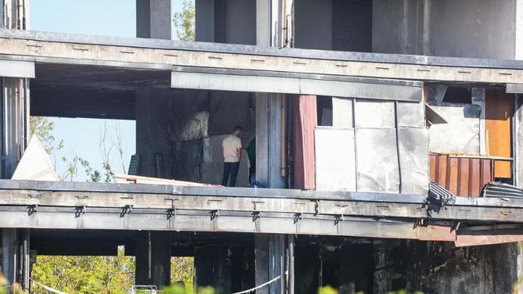 Tor Sapienza, tentano di rioccupare lo stabile dopo lo sgombero: presidio h24 fino alla demolizione