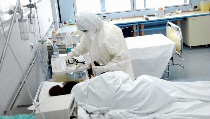 Vaiolo delle scimmie, primo caso in Lombardia: è una persona rientrata dall'estero, attivato il tracciamento dei contatti