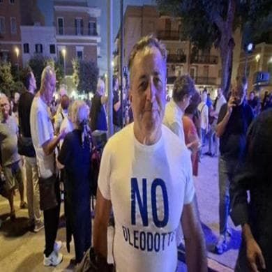 Tensione a Monopoli durante il consiglio sull’oleodotto. Ma alla fine passa il no al progetto