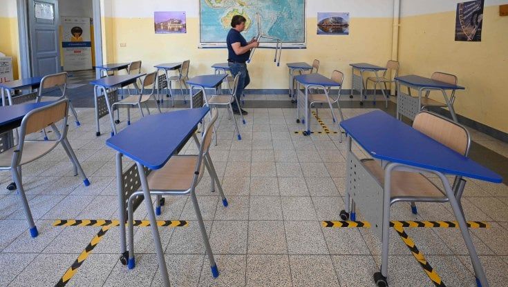 Lazio, si scioglie il nodo del rientro a scuola: elementari e medie in classe dal 7 gennaio. Superiori in Dad almeno fino all'11