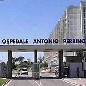 Brindisi, morto il 49enne colpito con l'ascia durante una lite: l'aggressore è in carcere