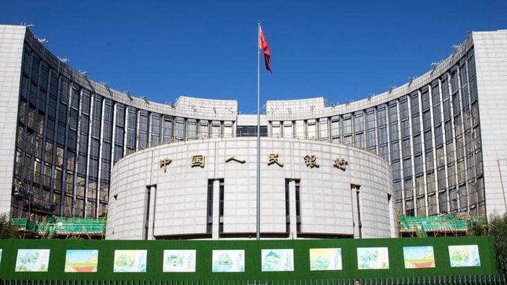 Dal premio Nobel al taglio dei tassi della Bce. Ma gli occhi degli investitori guardano alla Cina