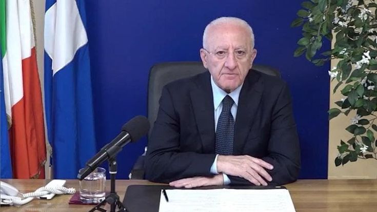 De Luca: "A Caivano lo Stato non esiste, militarizziamo”. E sulla visita di Meloni: “Servono fatti concreti”