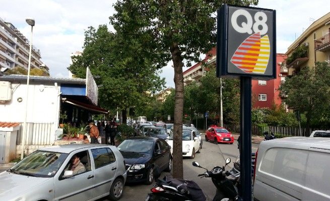 Forconi, blocchi vietati a Siracusa<br />a Palermo scatta la psicosi benzina