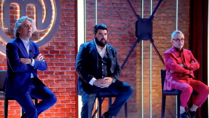 Masterchef 10, la prima puntata dell'era Covid, tra quiz di cultura, fornelli e tanta pasta