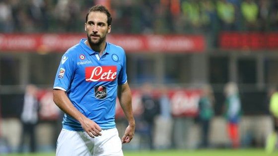 Napoli, il club costretto a cedere Higuain