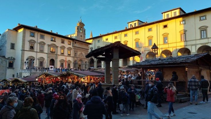 Arezzo, boom di presenze: la Città del Natale fa il pieno di turisti