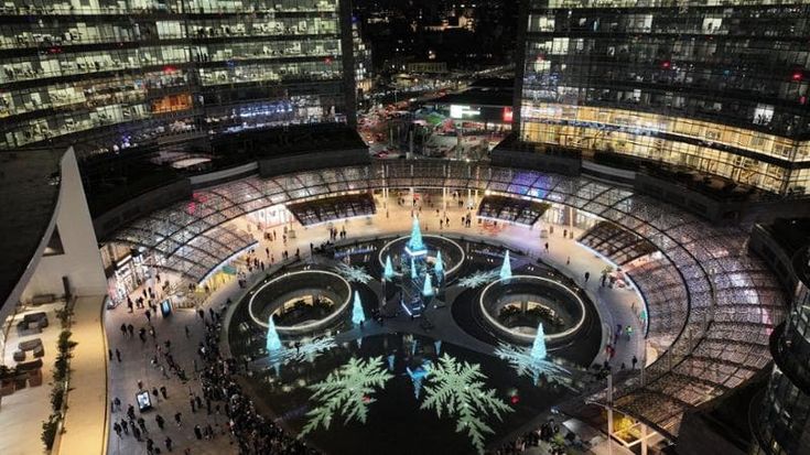 Cosa fare a Milano oggi 30 novembre: PoP XMAS in Portanuova e Clara al Fabrique