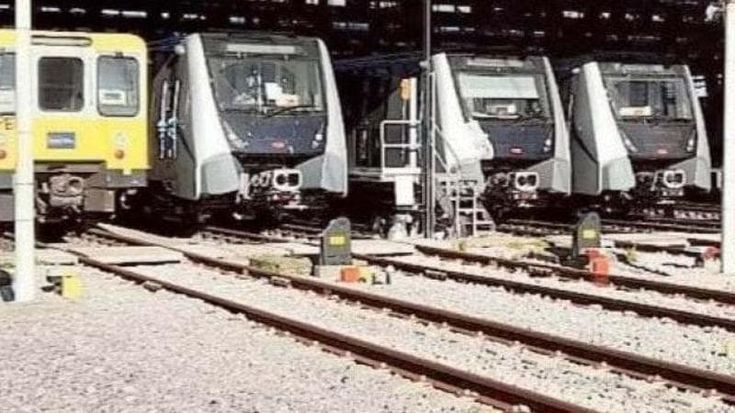 Metro, un altro giorno di sofferenza sulle Linee 1 e 6. Monta la protesta social contro Comune e Anm