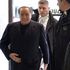 Berlusconi: notte in ospedale per infiammazione al ginocchio