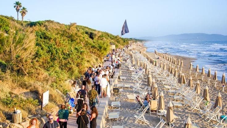 Vini Bagnanti, degustazioni in spiaggia lungo la Costa degli Etruschi