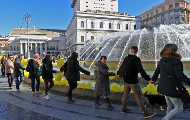 Genova, a De Ferrari i palloncini contro i tumori infantili