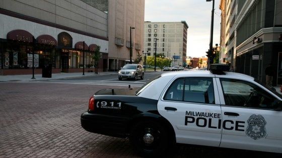 Convention dem, a Milwaukee la polizia fa il tifo per Trump