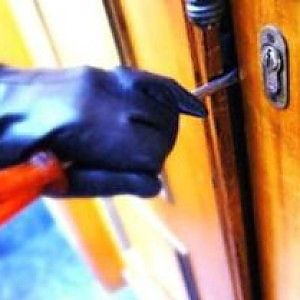 Operatori del 118 e basisti per i ladri, 12 arresti nel Foggiano