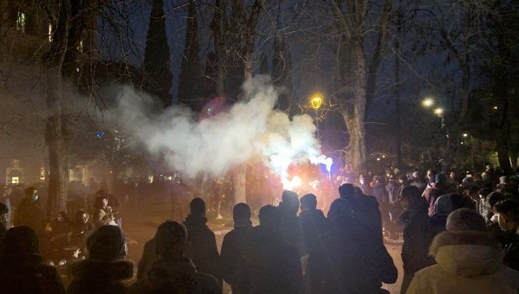 Lazio, la pandemia non ferma la festa: 800 tifosi in Piazza della Libertà per i 121 anni del club