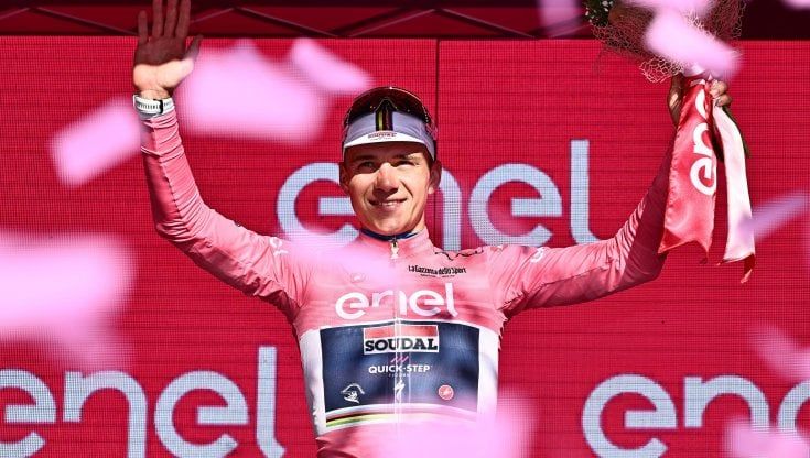 Giro, Evenepoel calciatore e il suo gol contro l'Italia