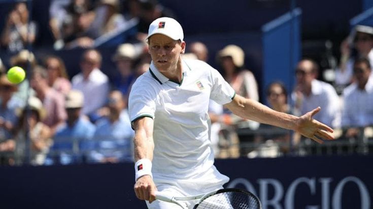 Sinner torna in campo dopo Parigi e vince senza affanni. Norrie battuto 6-3 6-3 nell’Armani Classic