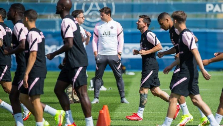 Psg, Pochettino: "Bellissimo avere Messi, ora la sfida è far diventare queste stelle una squadra"