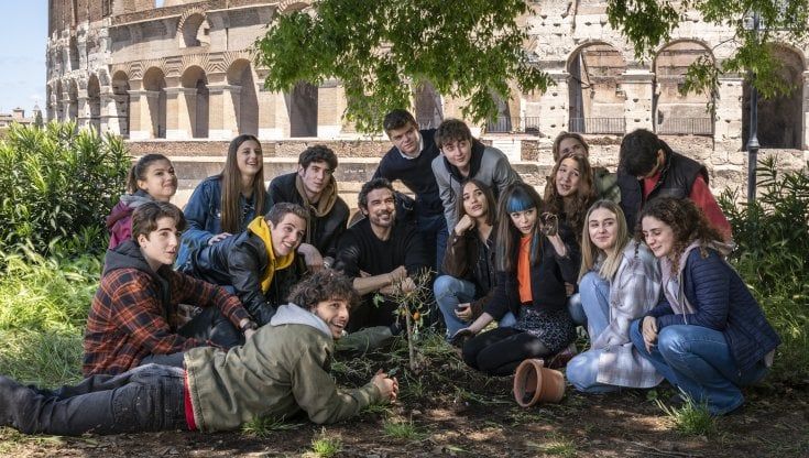 'Un professore', ultima lezione. "Una serie che piace perché somiglia alla vita vera"