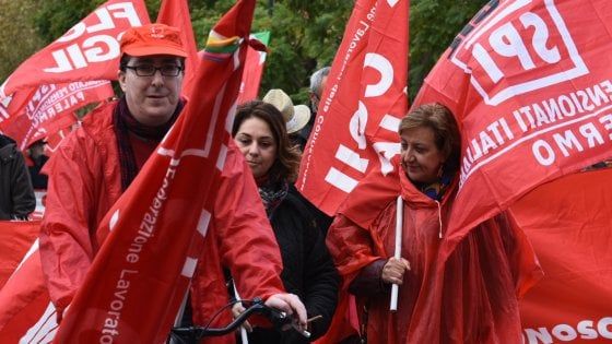 Da Palermo 10mila emigrati all'anno. La Cgil: "Una provincia in caduta libera"