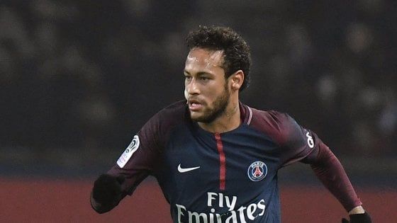 Francia, Psg a valanga: Dijon travolto 8-0. Cavani eguaglia Ibra