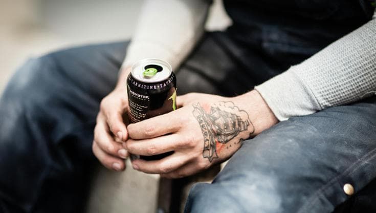 Energy drink, 4 adolescenti su 10 iniziano prima 12 anni