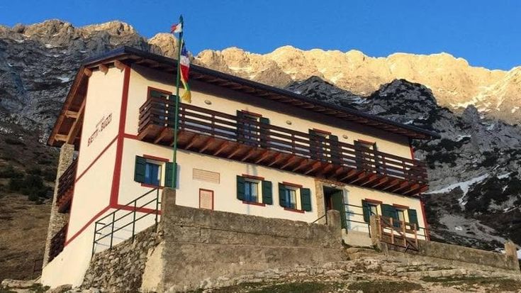 Rubate le provviste del rifugio Bietti Buzzi a Mandello: gara di solidarietà per raccogliere fondi