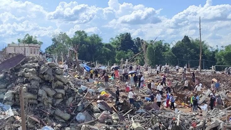 Myanmar, gli esplosivi per le terre rare fanno una strage: nel Paese dove 1 persona su 3 è alla fame