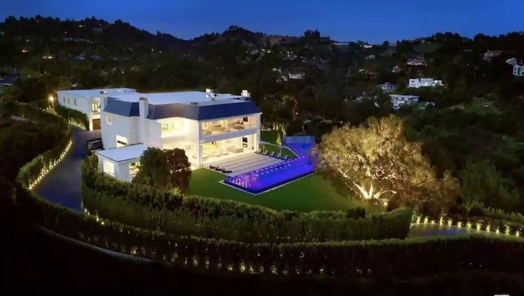 Jennifer Lopez e Ben Affleck fanno sul serio: ecco la villa da 85 milioni di dollari che hanno visitato insieme