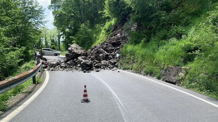 Frana a Borzonasca, chiusa la statale della Val d’Aveto