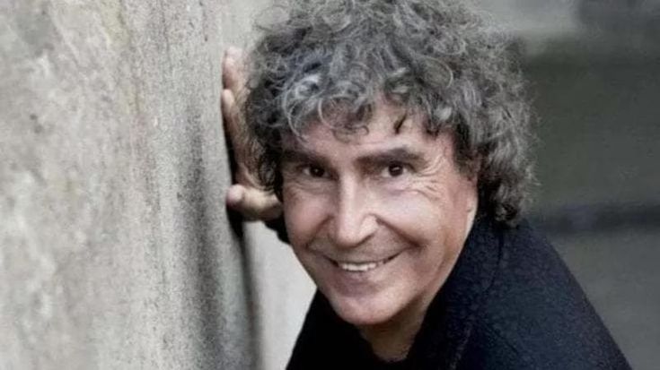 Stefano D'Orazio, l'omaggio all'artista dei Pooh: il suo volto su un francobollo