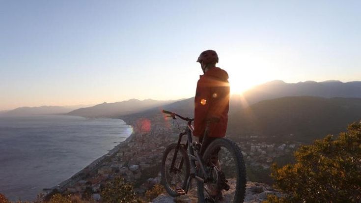 Cicloturismo: partnership tra Decathlon e Bwh Hotels per incentivare il settore