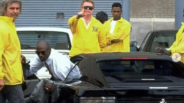 La Ferrari di Michael Jordan ritrovata dopo 15 anni: era chiusa a chiave in un garage